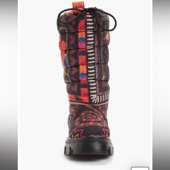 FARM RIO 🌿Tall Lug Sole Puffer Boot - Picture 5 of 8